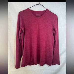 Women’s Patagonia size medium maroon red long sleeve base layer shirt